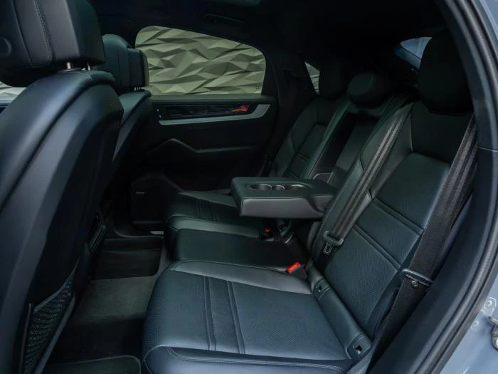 Porsche Cayenne E-HYBRID* BOSE* 360*  PANO* , снимка 16 - Автомобили и джипове - 56177380