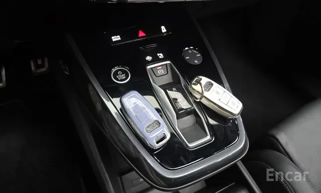 Audi Q4 e-tron 40 Premium Sportback/HUD/ПАНО/ДИСТРОНИК, снимка 8 - Автомобили и джипове - 56240180