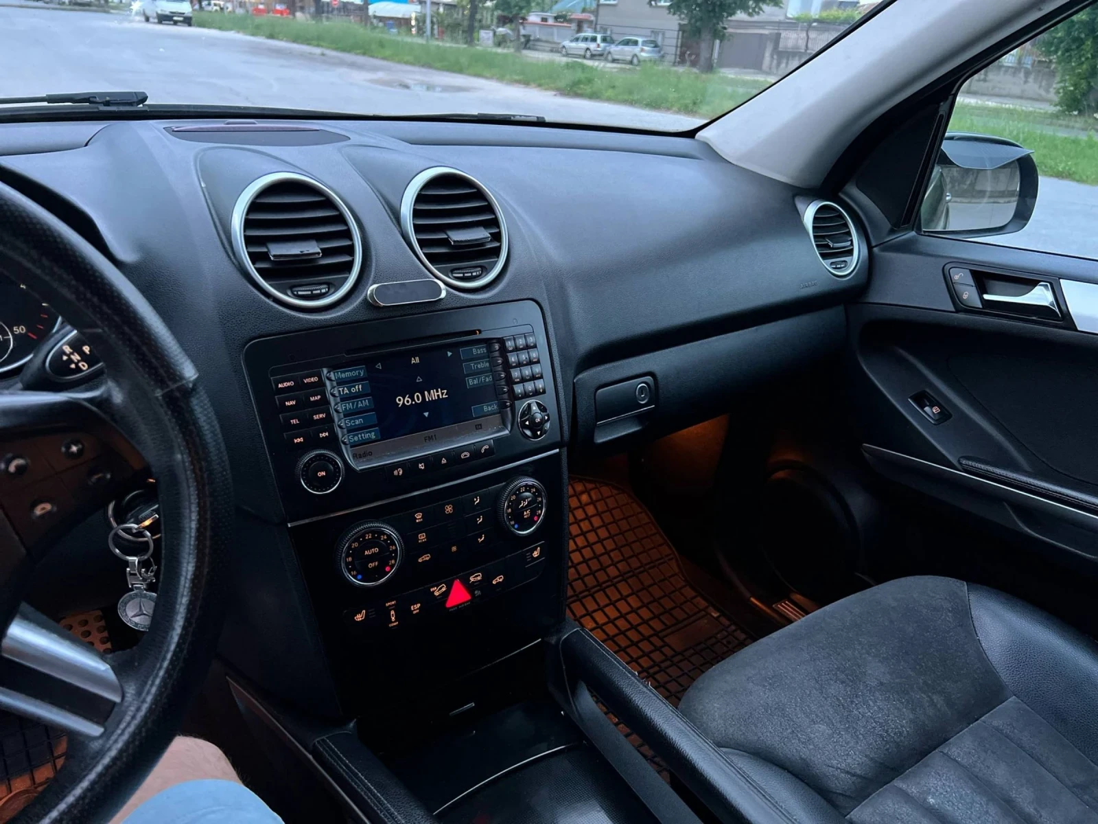 Mercedes-Benz ML 320 3.0 - изображение 5