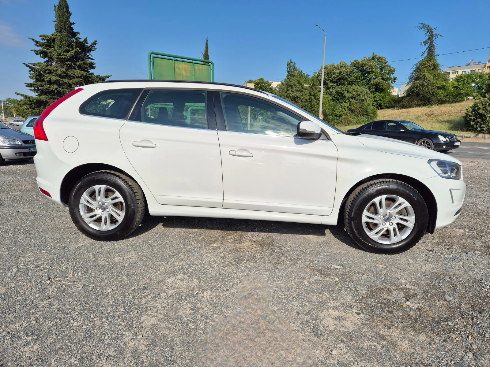 Volvo XC60 2.0d Автомат - изображение 6