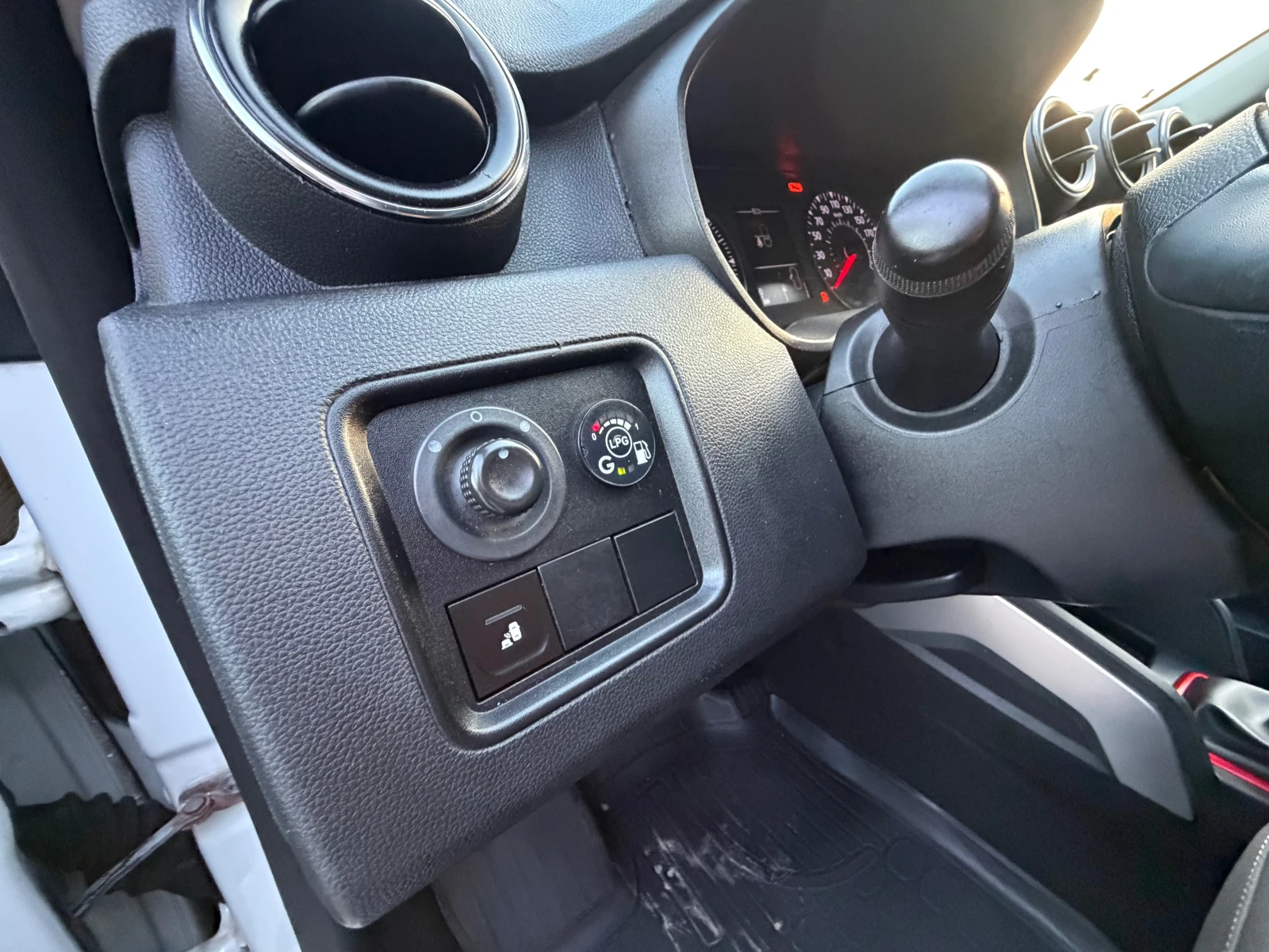 Dacia Duster 1.6Benzin* LPG*  | Mobile.bg � ����������� 15