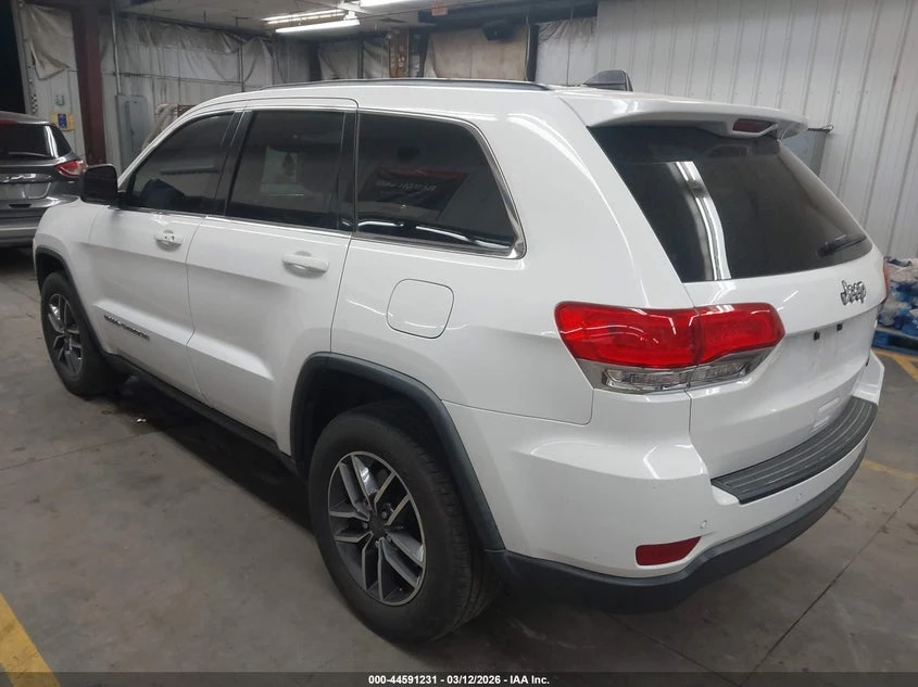 Jeep Grand cherokee 3.6l Laredo 4X2, снимка 3 - Автомобили и джипове - 54247781