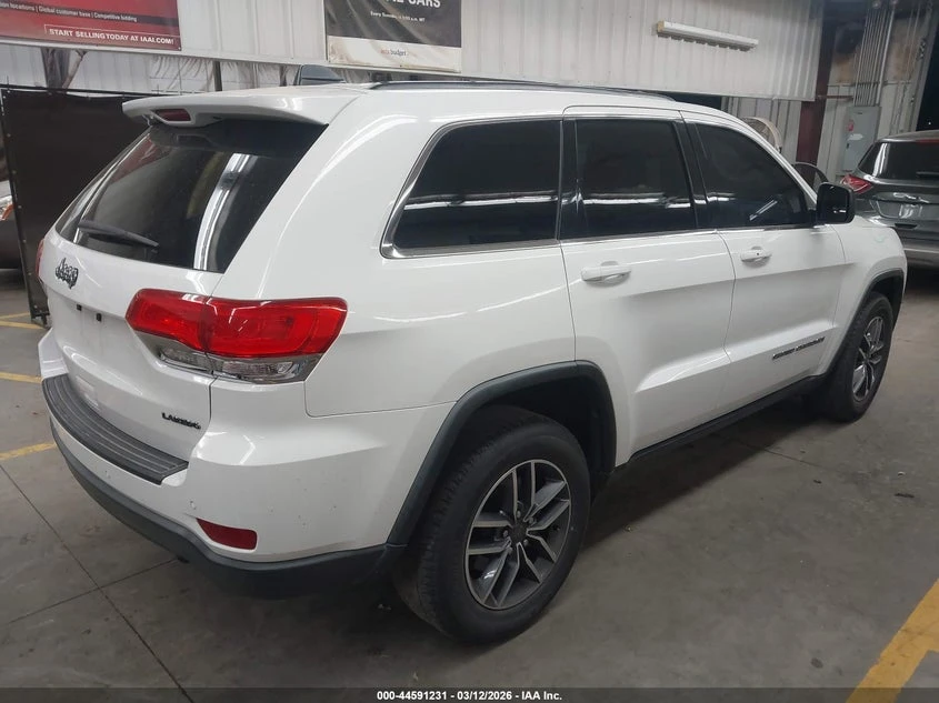 Jeep Grand cherokee 3.6l Laredo 4X2, снимка 4 - Автомобили и джипове - 54247781