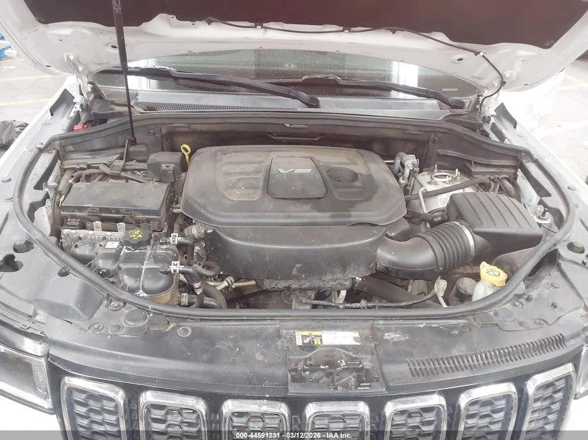 Jeep Grand cherokee 3.6l Laredo 4X2, снимка 10 - Автомобили и джипове - 54247781