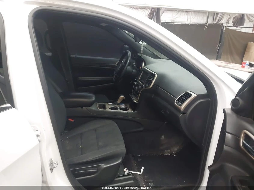 Jeep Grand cherokee 3.6l Laredo 4X2, снимка 5 - Автомобили и джипове - 54247781