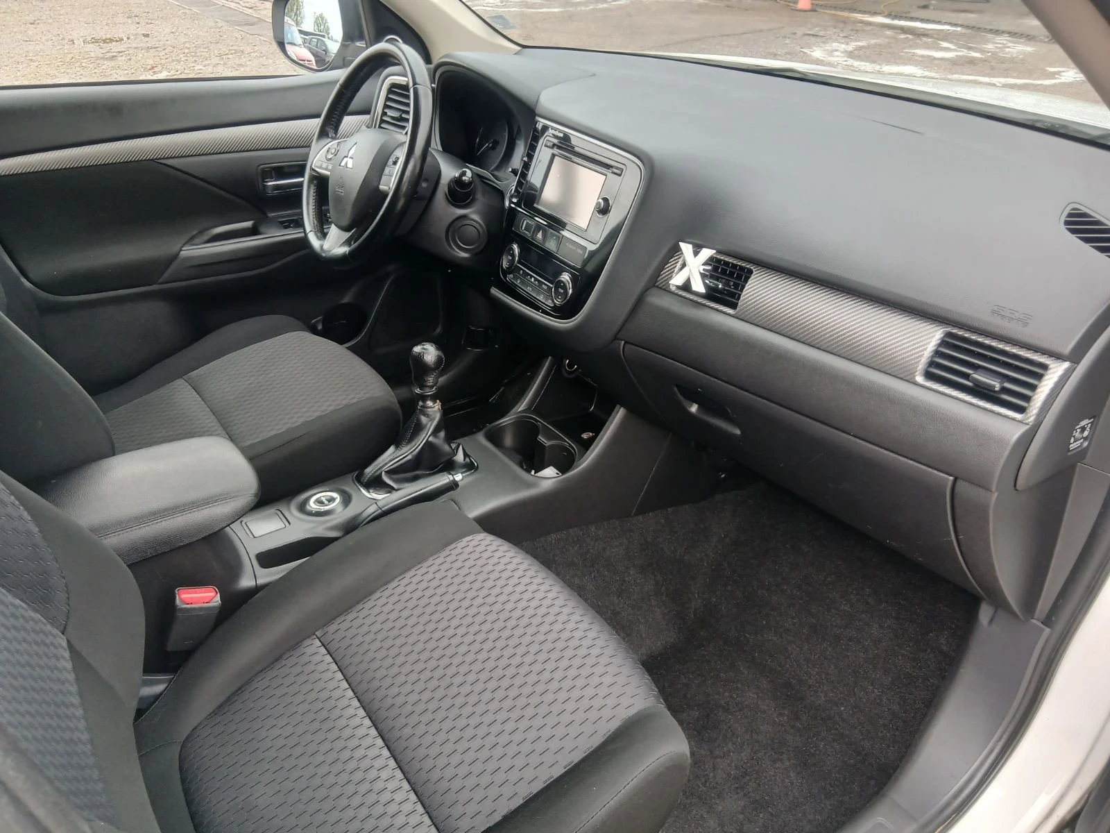 Mitsubishi Outlander 2.2DID 4x4 7места, снимка 8 - Автомобили и джипове - 54483541