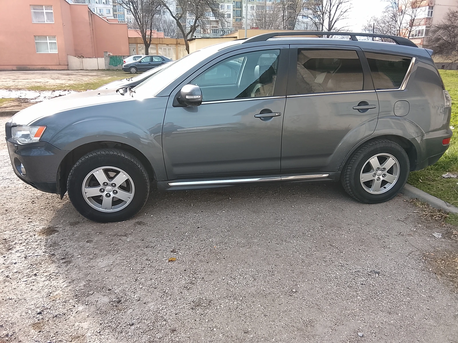 Mitsubishi Outlander, снимка 3 - Автомобили и джипове - 54854079