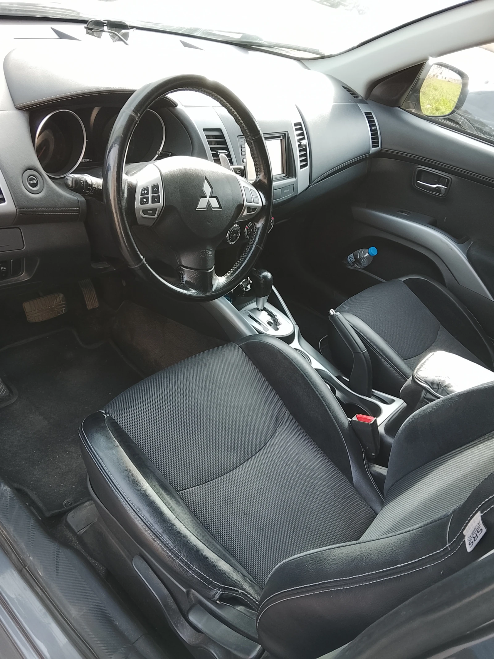 Mitsubishi Outlander, снимка 11 - Автомобили и джипове - 54854079