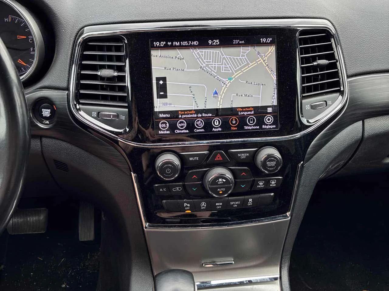 Jeep Grand cherokee * Altitude * CARFAX * ЦЕНА ДО БГ, снимка 8 - Автомобили и джипове - 54884416
