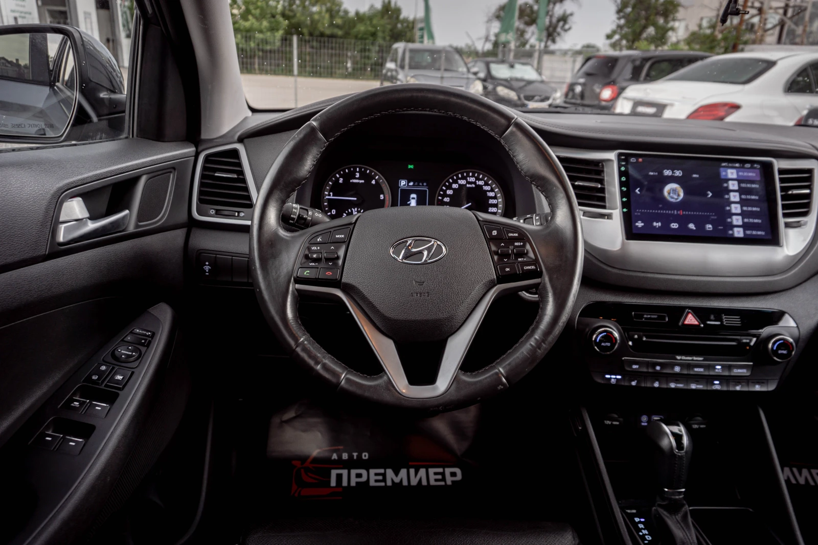 Hyundai Tucson 2.0CRDI-6М.ГАР.РЕАЛНИ КМ., снимка 10 - Автомобили и джипове - 55103331