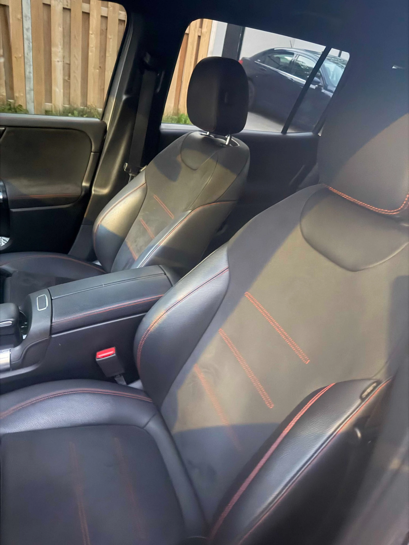 Mercedes-Benz GLB 250 AMG Package/Keyless/ПАНОРАМА/CARFAX, снимка 6 - Автомобили и джипове - 55200048