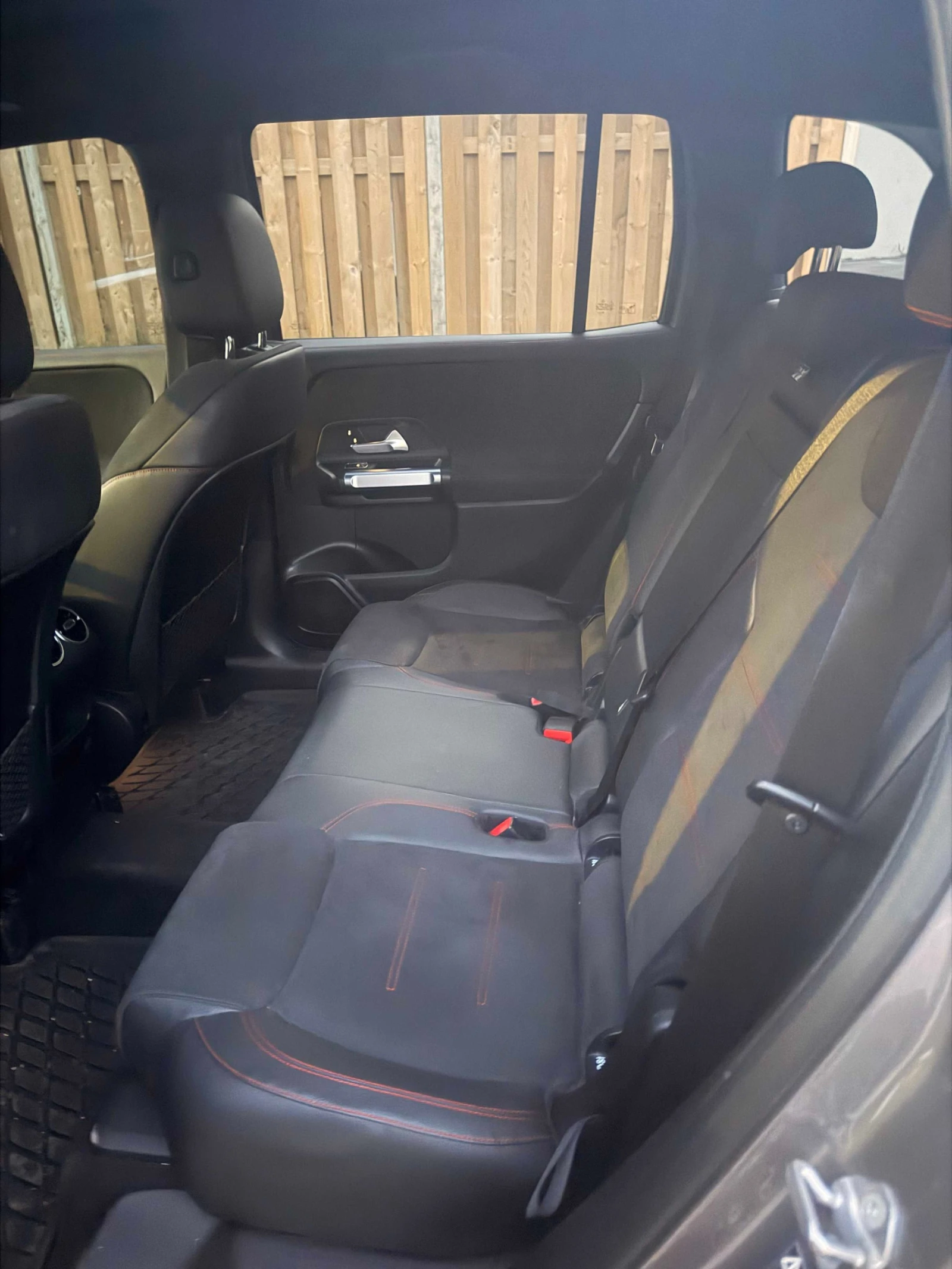 Mercedes-Benz GLB 250 AMG Package/Keyless/ПАНОРАМА/CARFAX, снимка 7 - Автомобили и джипове - 55200048