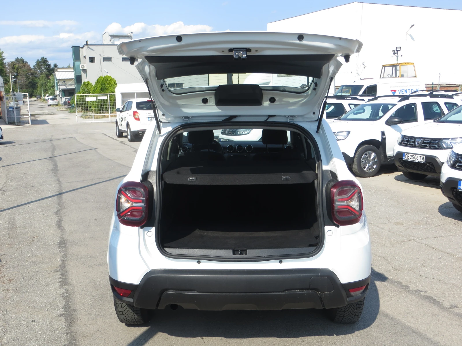 Dacia Duster 1, 5 DCI 4x4 ГАРАНЦИЯ, снимка 16 - Автомобили и джипове - 55434407
