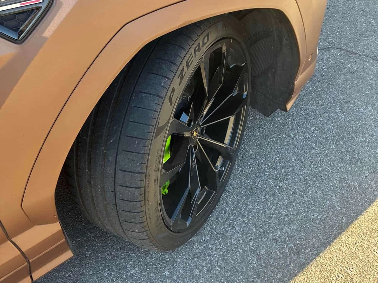 Lamborghini Urus * AWD * АВТОКРЕДИТ  БЕЗ ПЪРВОНАЧАЛНА ВНОСКА* , снимка 13 - Автомобили и джипове - 56211942