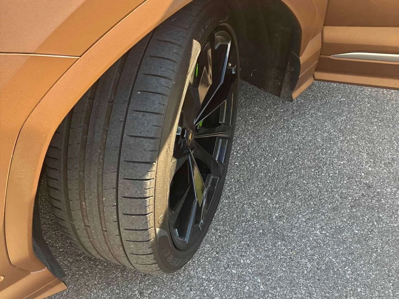 Lamborghini Urus * AWD * АВТОКРЕДИТ  БЕЗ ПЪРВОНАЧАЛНА ВНОСКА* , снимка 14 - Автомобили и джипове - 56211942