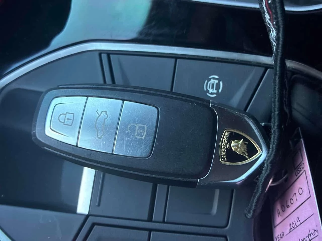 Lamborghini Urus * AWD * АВТОКРЕДИТ  БЕЗ ПЪРВОНАЧАЛНА ВНОСКА* , снимка 15 - Автомобили и джипове - 56211942
