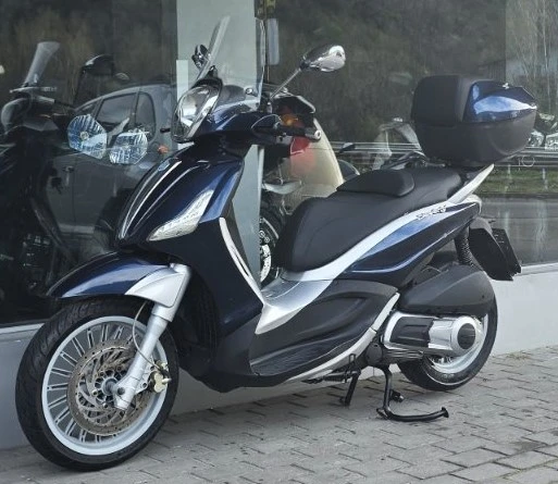 Piaggio Beverly 300, снимка 4 - Мотоциклети и мототехника - 52423544