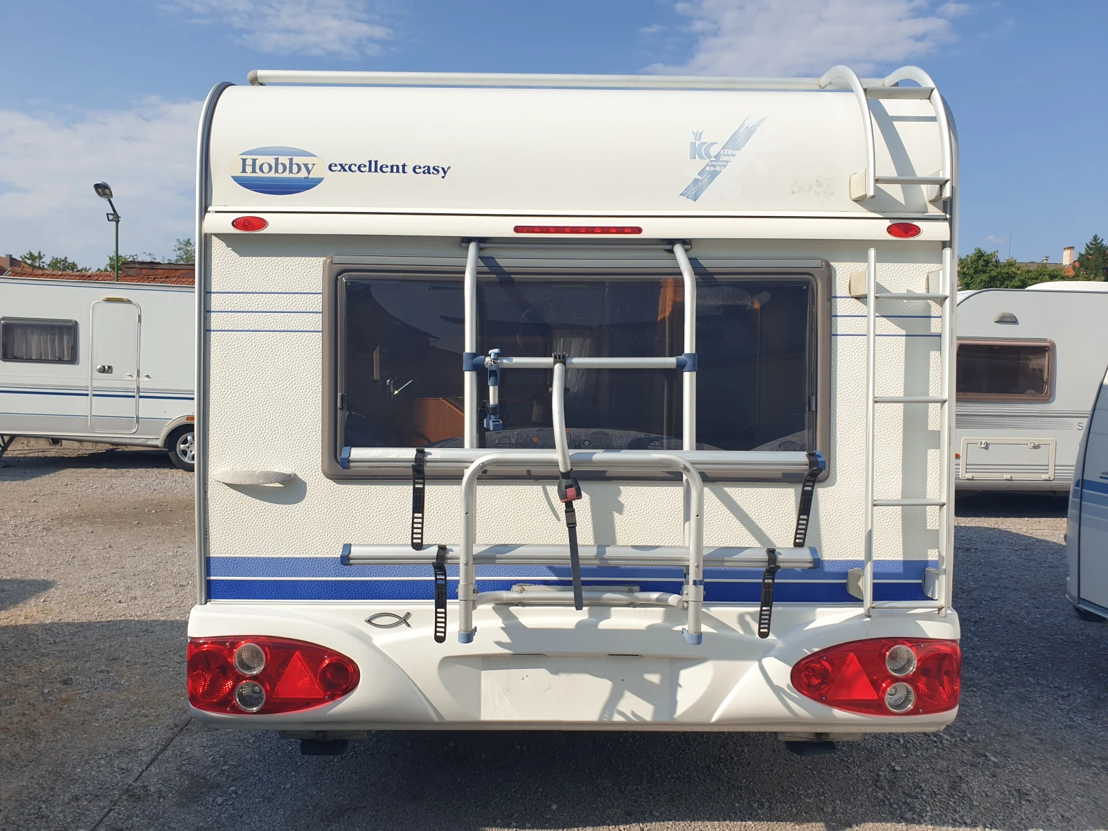 Каравана Hobby 460 UFE, снимка 3 - Каравани и кемпери - 55442023