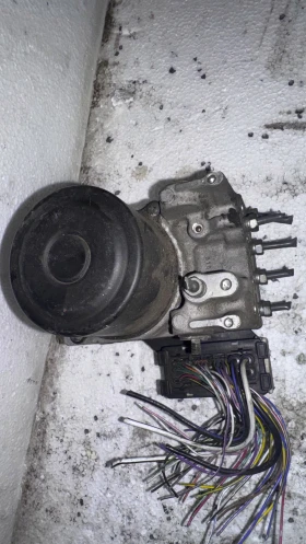 Спирачна помпа ABS за Toyota  Avensis 2003, снимка 2