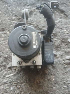 30647855А ABS помпа Volvo V50 2008г, снимка 2