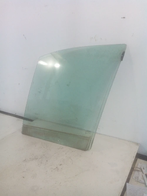 Стъкло предно ляво Рено Сценик