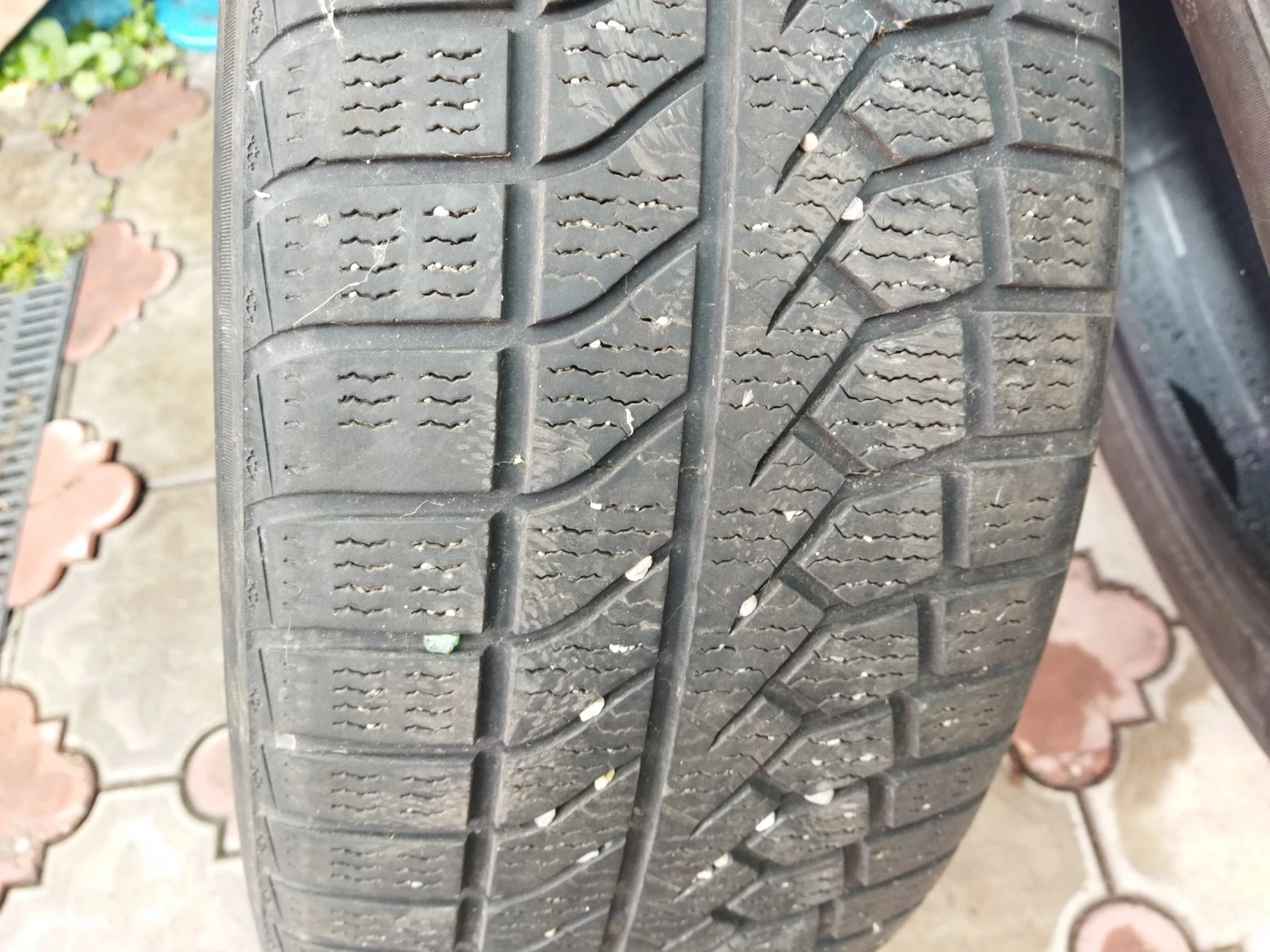 Гуми Всесезонни 235/55R19, снимка 6 - Гуми и джанти - 55233372