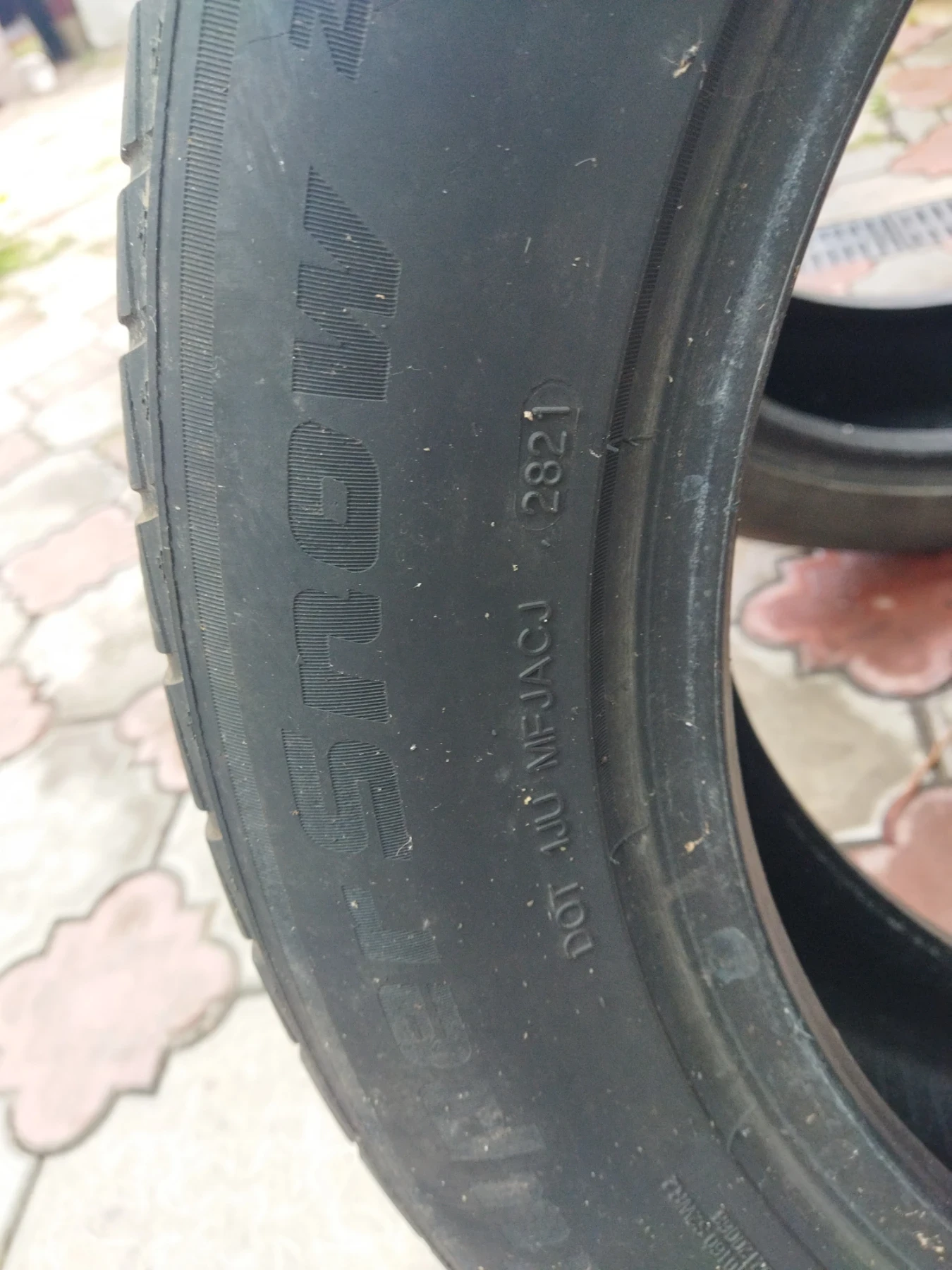 Гуми Всесезонни 235/55R19, снимка 3 - Гуми и джанти - 55233372