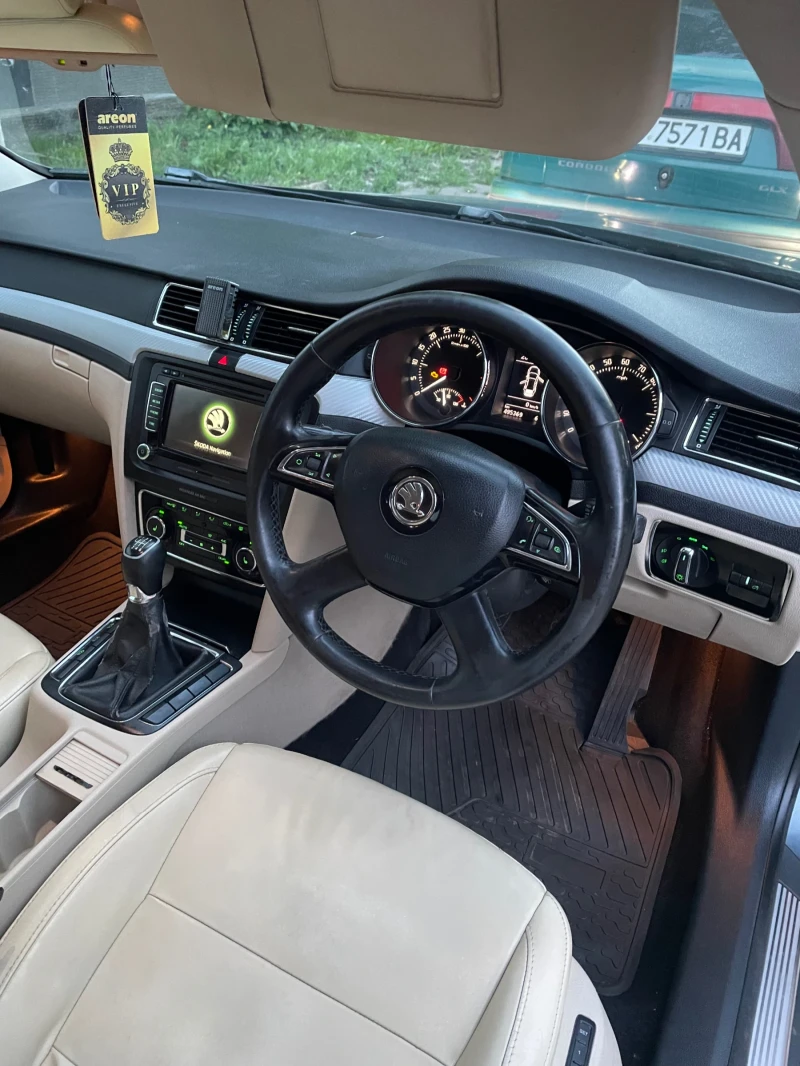 Skoda Superb 2.0TDI 170 2015 FACE , снимка 14 - Автомобили и джипове - 46933717