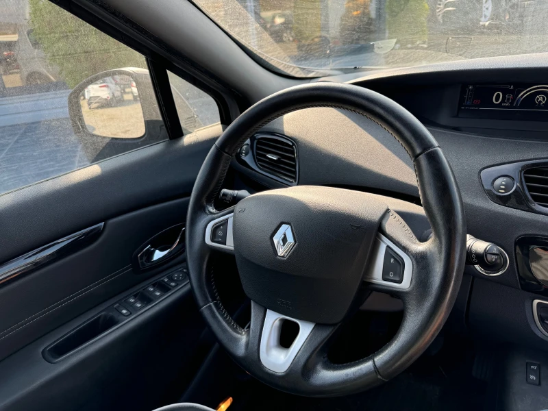 Renault Scenic * 1.5-110* LED* ИТАЛИЯ* КАМЕРА* НАВИГАЦИЯ* КОЖА* , снимка 10 - Автомобили и джипове - 47792088