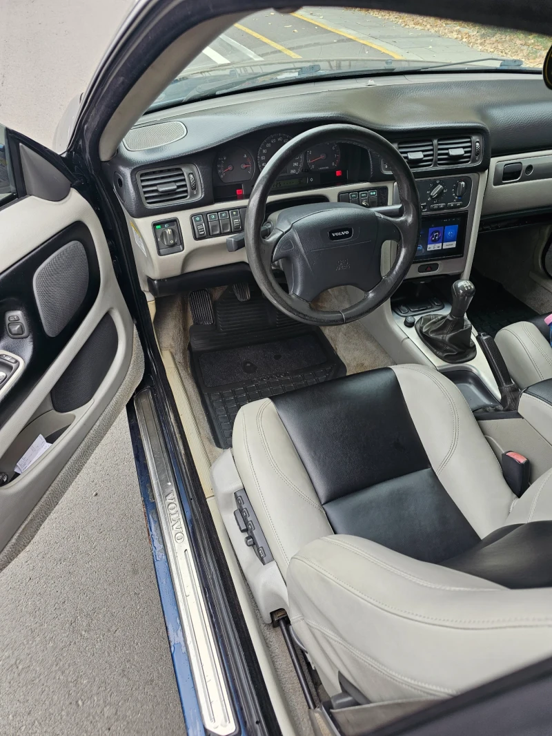 Volvo C70, снимка 9 - Автомобили и джипове - 47917738