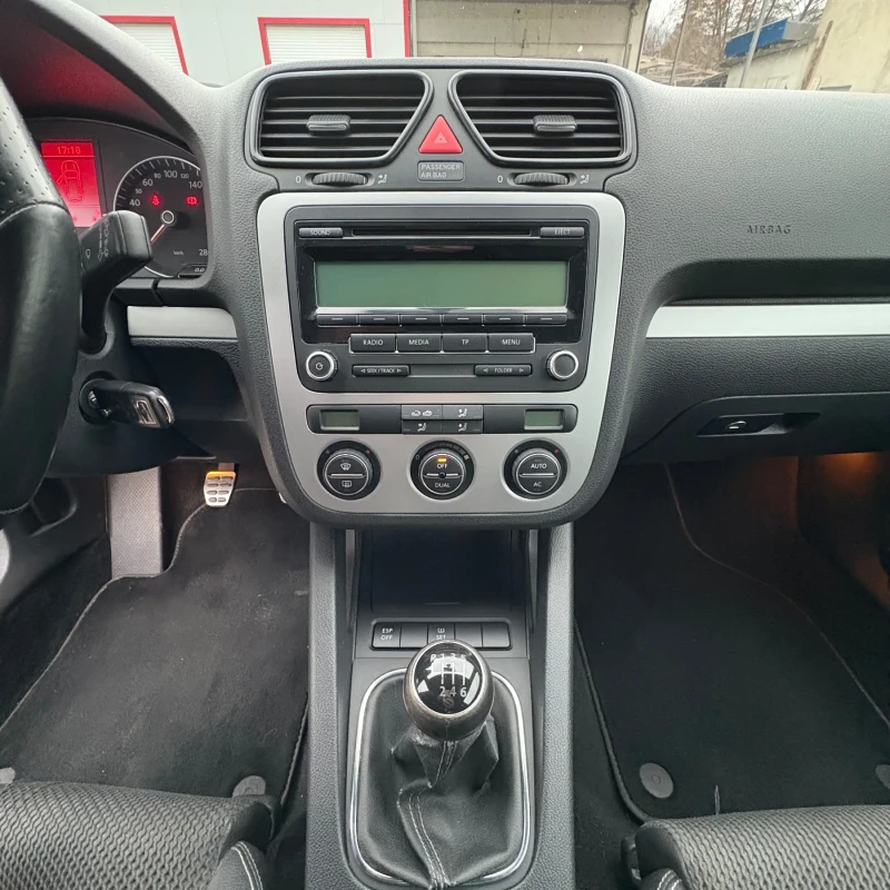 VW Scirocco, снимка 10 - Автомобили и джипове - 50092228