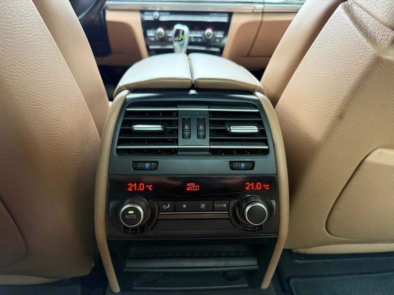 BMW 740 740d xDrive MPack , снимка 17 - Автомобили и джипове - 49729183