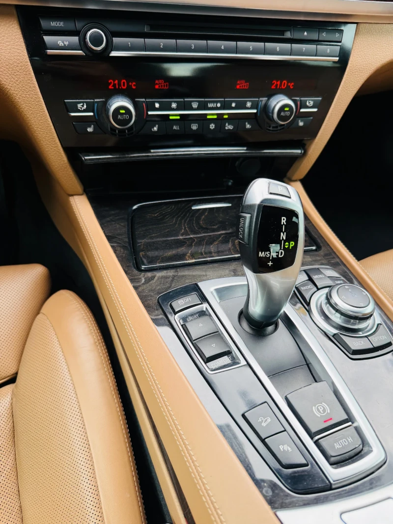BMW 740 740d xDrive MPack , снимка 11 - Автомобили и джипове - 49729183