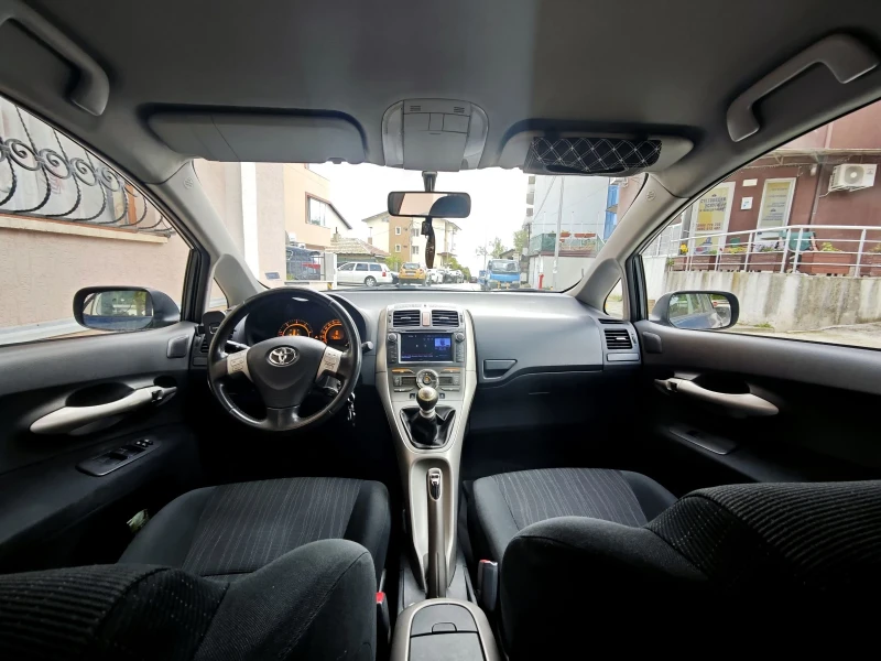 Toyota Auris 2.0 D4D, снимка 6 - Автомобили и джипове - 52050705