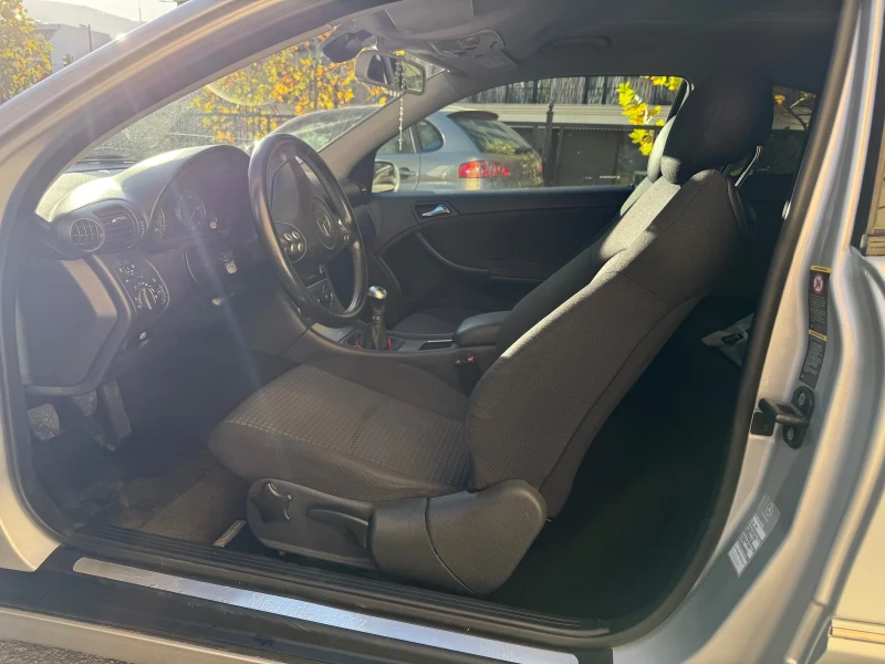 Mercedes-Benz C 200 CDI Coupe, снимка 7 - Автомобили и джипове - 52319052