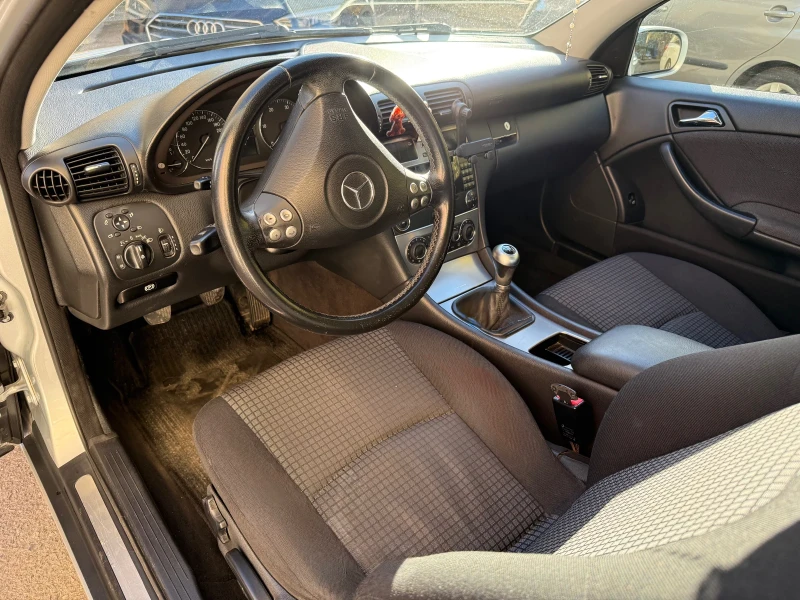 Mercedes-Benz C 200 CDI Coupe, снимка 8 - Автомобили и джипове - 52319052