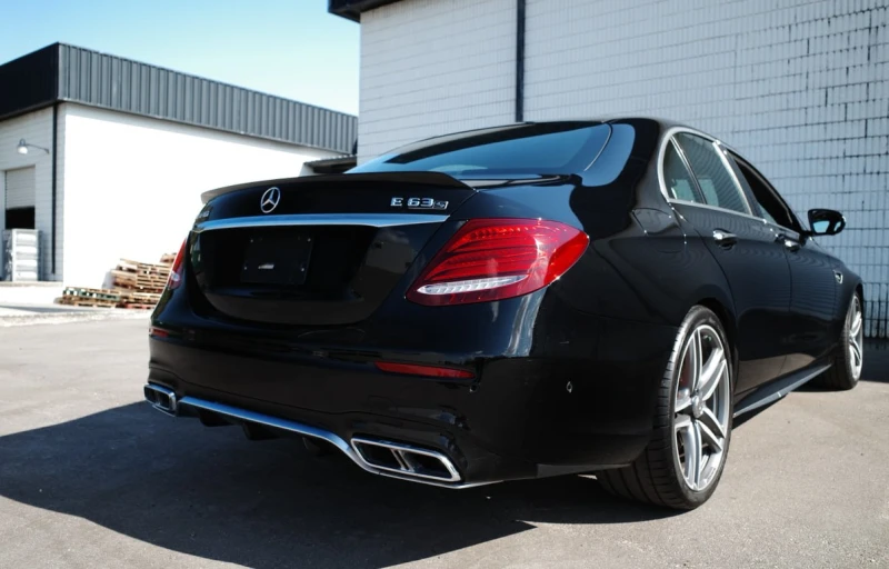 Mercedes-Benz E 63 AMG * CARFAX * БЕЗ ПЪРВОНАЧАЛНА ВНОСКА, снимка 4 - Автомобили и джипове - 52815138