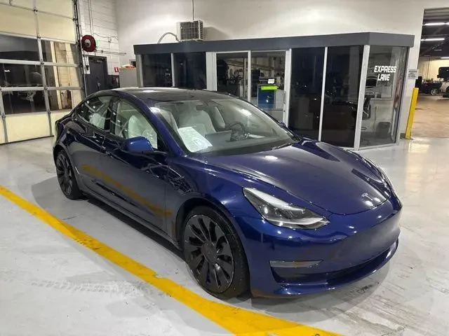 Tesla Model 3 PERFORMANCE