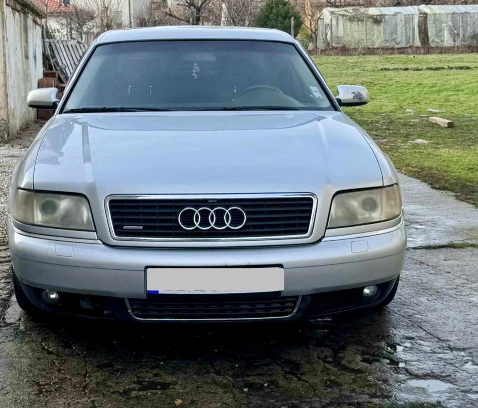 Audi A8 Продавам Audi A8, цялата за части.  Година на прои, снимка 1