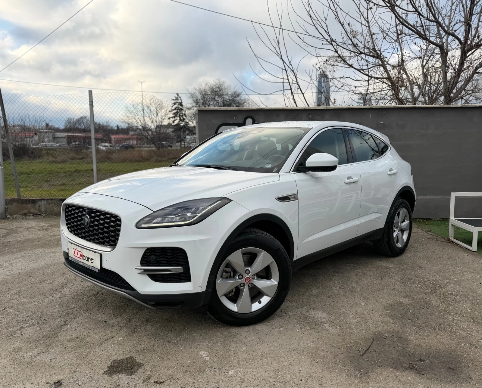 Jaguar E-pace 2.0D MHEV AWD Facelift, снимка 1