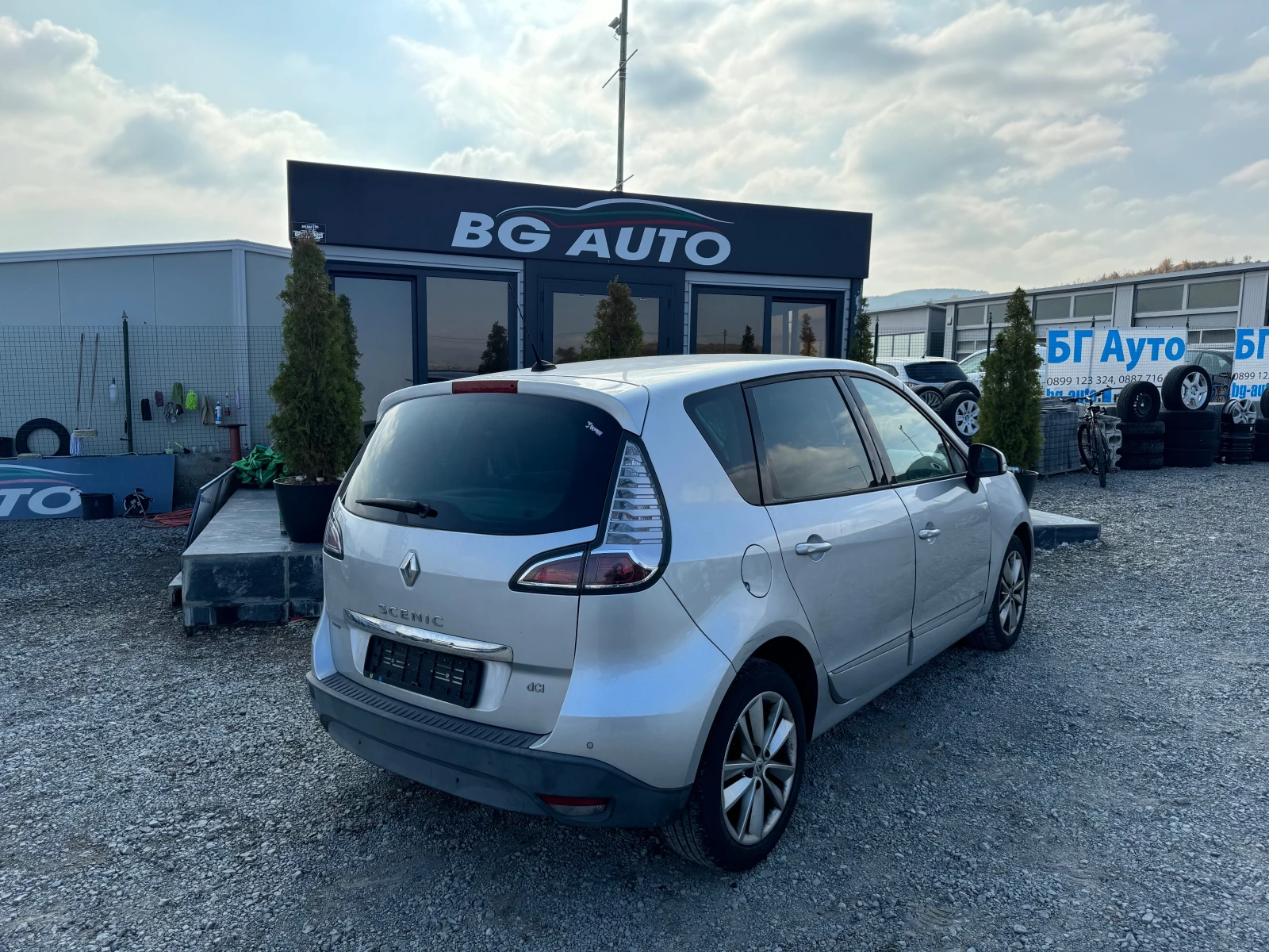 Renault Scenic * 1.5-110* LED* ИТАЛИЯ* КАМЕРА* НАВИГАЦИЯ* КОЖА*  - изображение 3