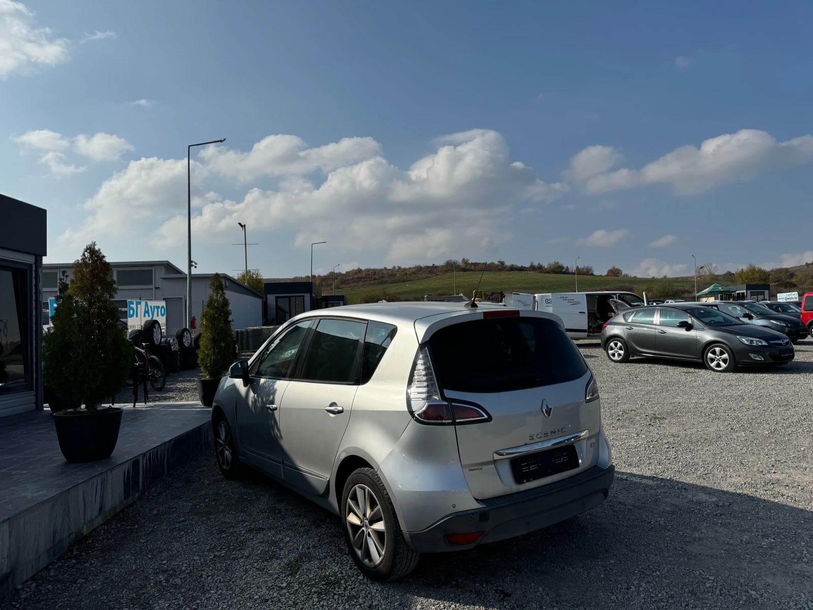 Renault Scenic * 1.5-110* LED* ИТАЛИЯ* КАМЕРА* НАВИГАЦИЯ* КОЖА*  - изображение 4