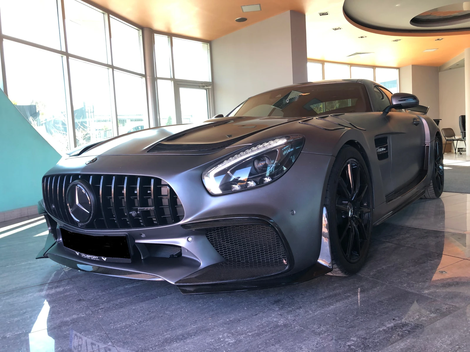 Mercedes-Benz AMG GT Coupe Carbon - изображение 2