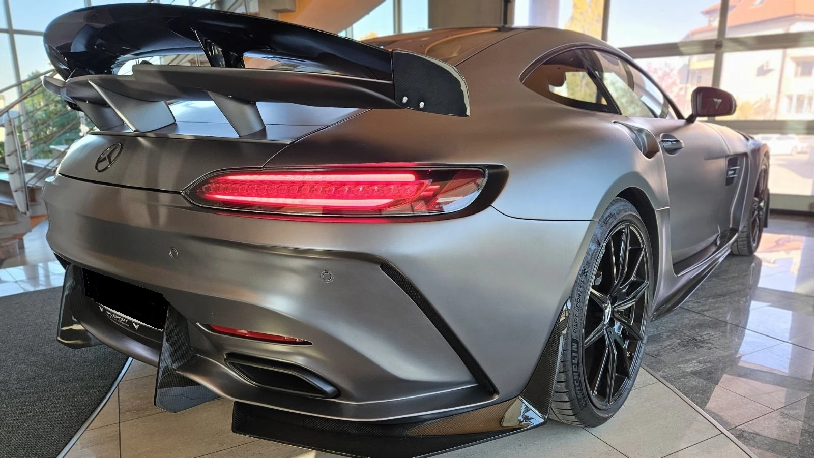 Mercedes-Benz AMG GT Coupe Carbon - изображение 8