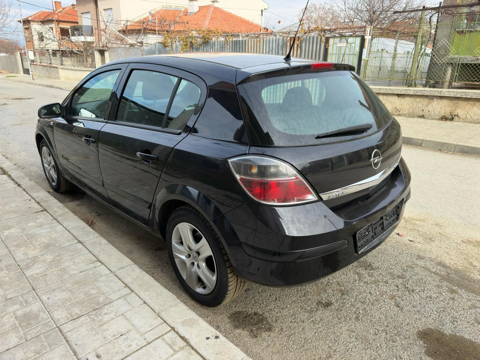 Opel Astra 1.4i 90HP EcoFlex - изображение 4