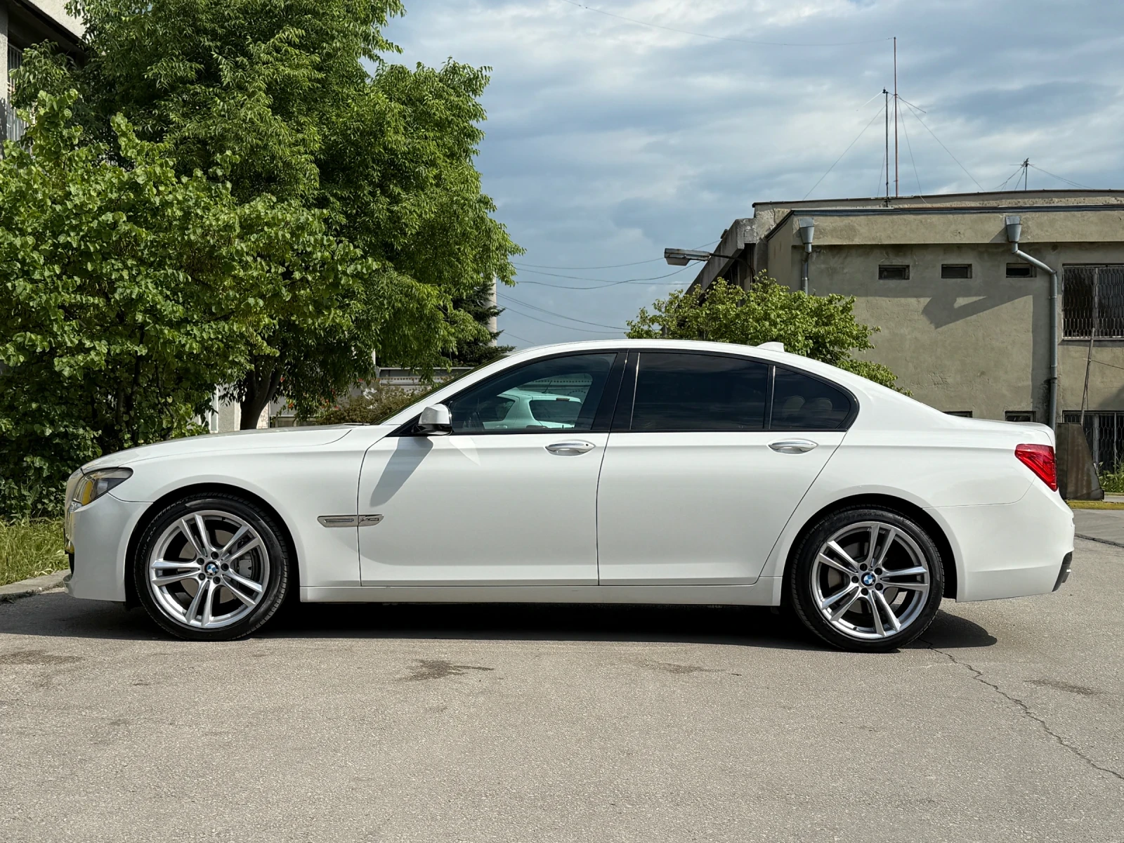 BMW 740 740d xDrive MPack  - изображение 8