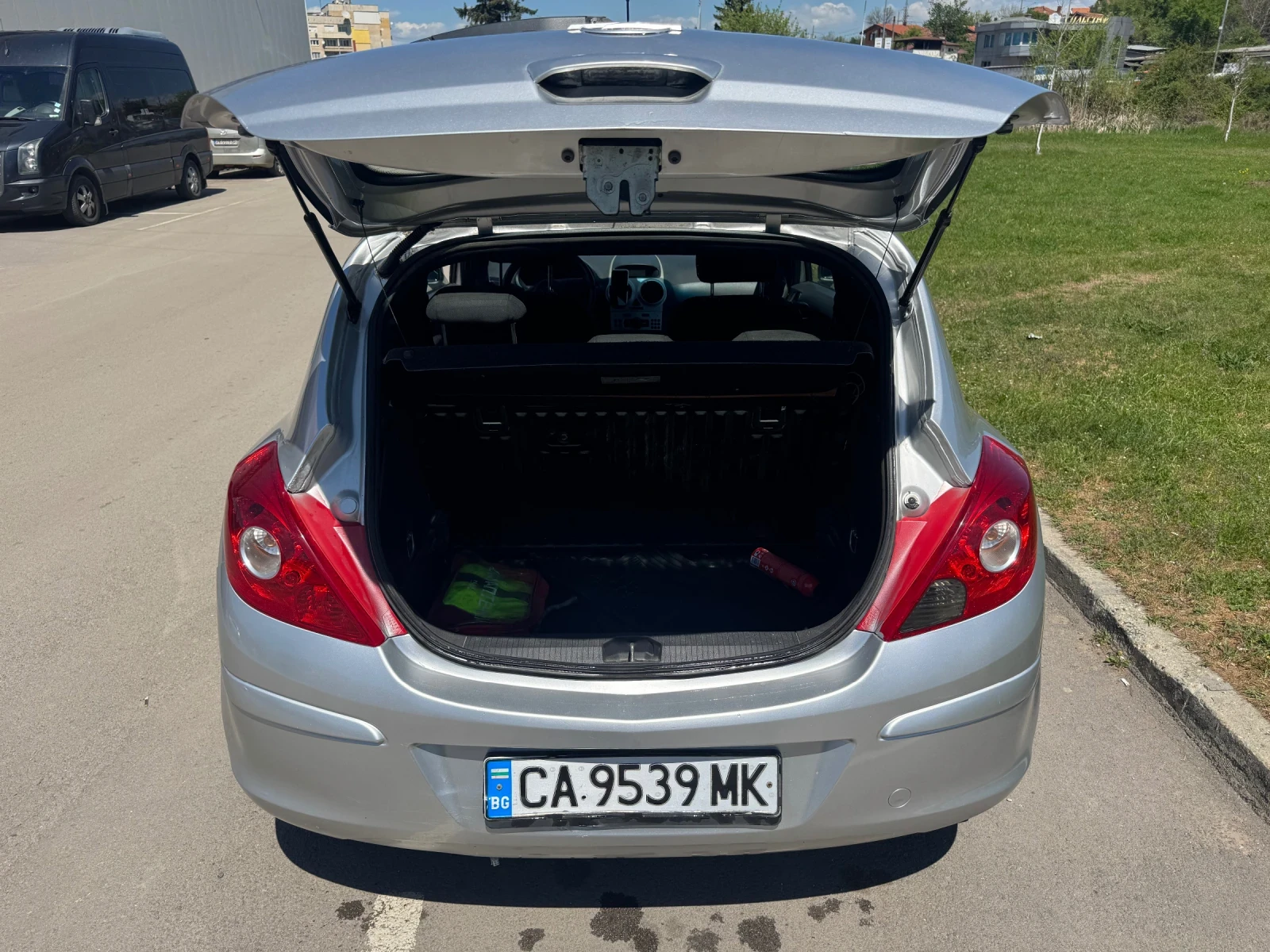 Opel Corsa 1.2 - изображение 8