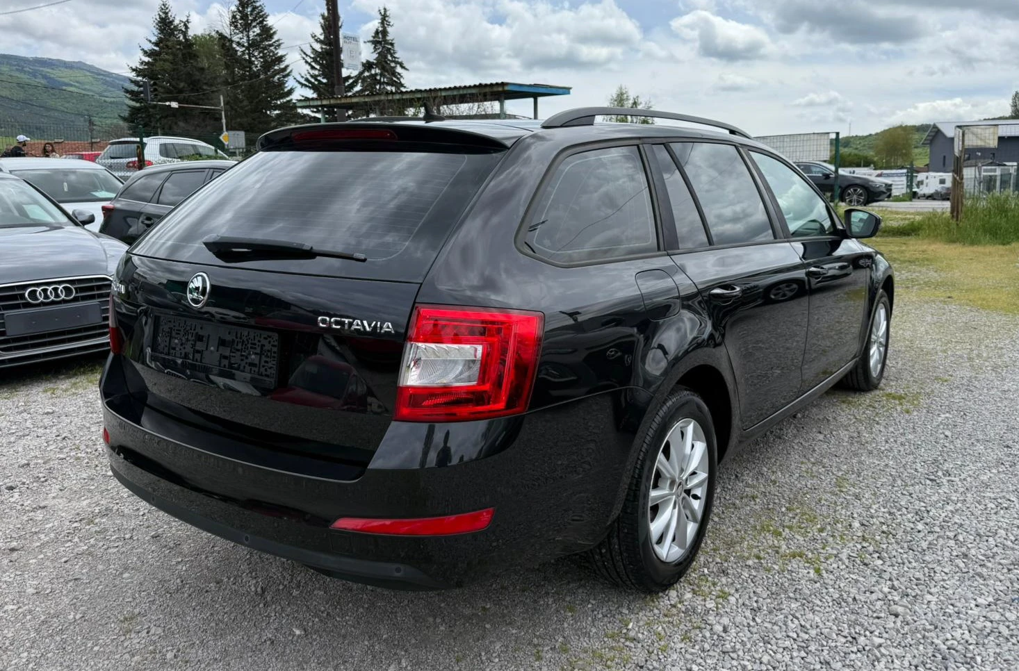 Skoda Octavia 1.6TDI* Euro6b* Нави* Дистроник* Камера* Led*  - изображение 4