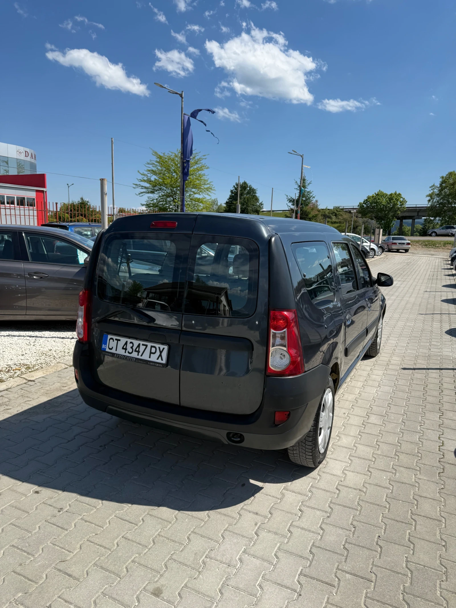 Dacia Logan 1.6* 7места* Регистрирана* Клима* Бартер*  - изображение 7