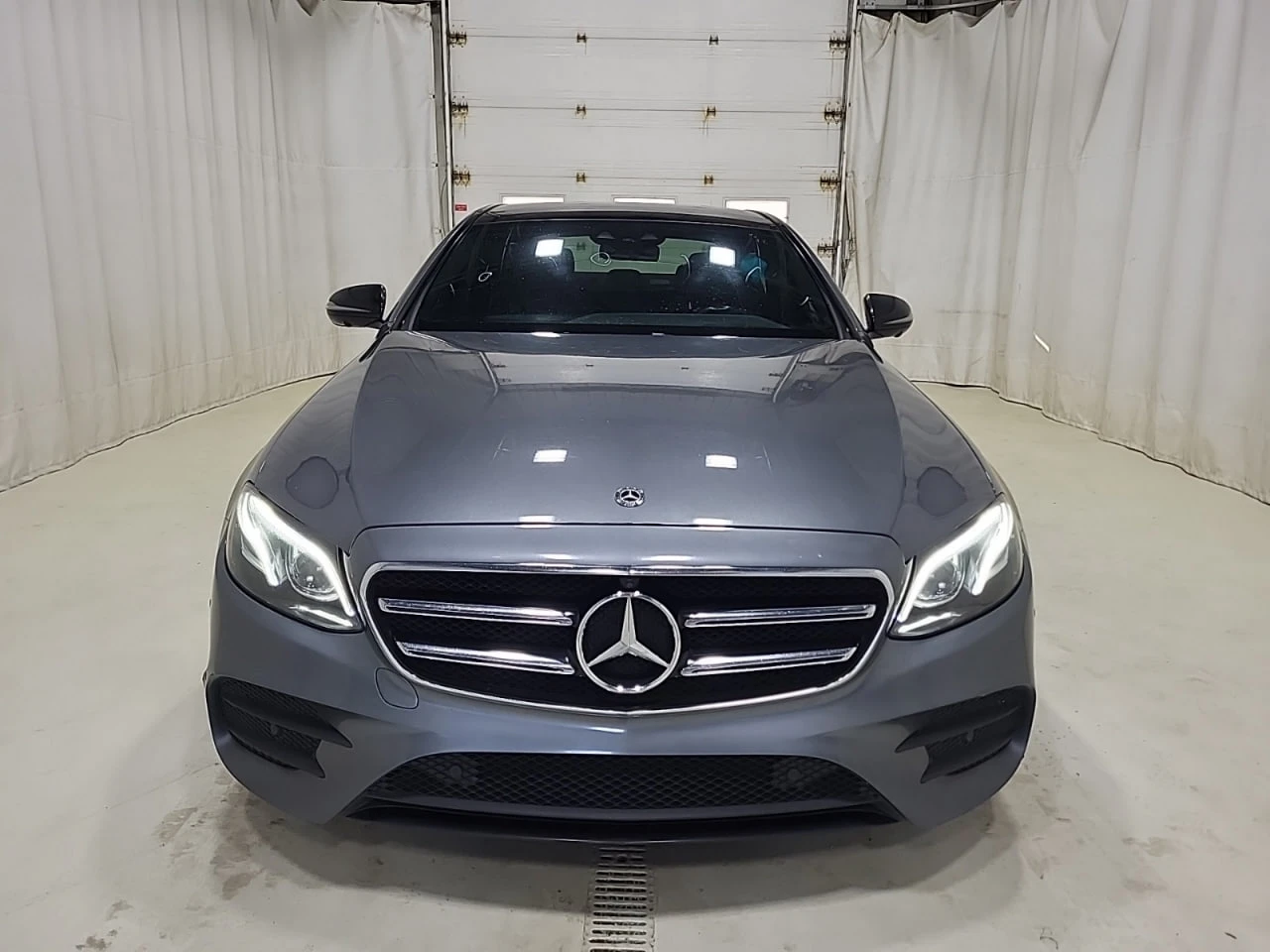 Mercedes-Benz E 450 * CARFAX * АВТО КРЕДИТ * ЦЕНА ДО БГ! - изображение 2
